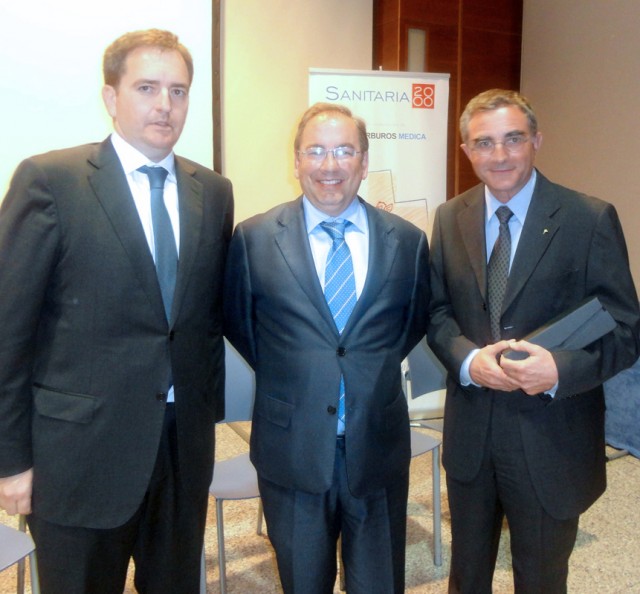 El Conseller de Sanidad junto a Ángel Gómez y el Dr. Hector Mirasol