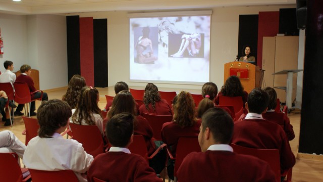 La Dra. Ana de la Vega imparte una charla en el Lope de Vega