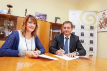 Firma Convenio Ambulancia Alfas del Pi